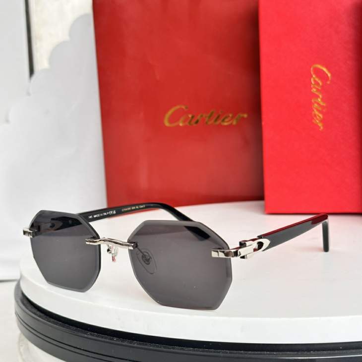 Picture of Cartier Sunglasses _SKUfw77709829fw